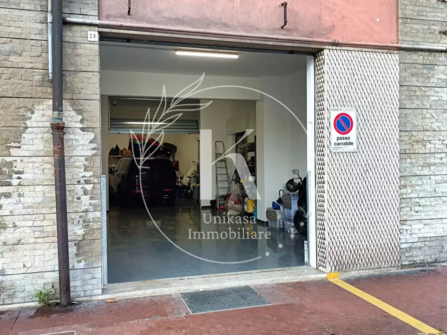 Immagine 21 di Garage in vendita  in Corso Viglienzoni 24 a Savona