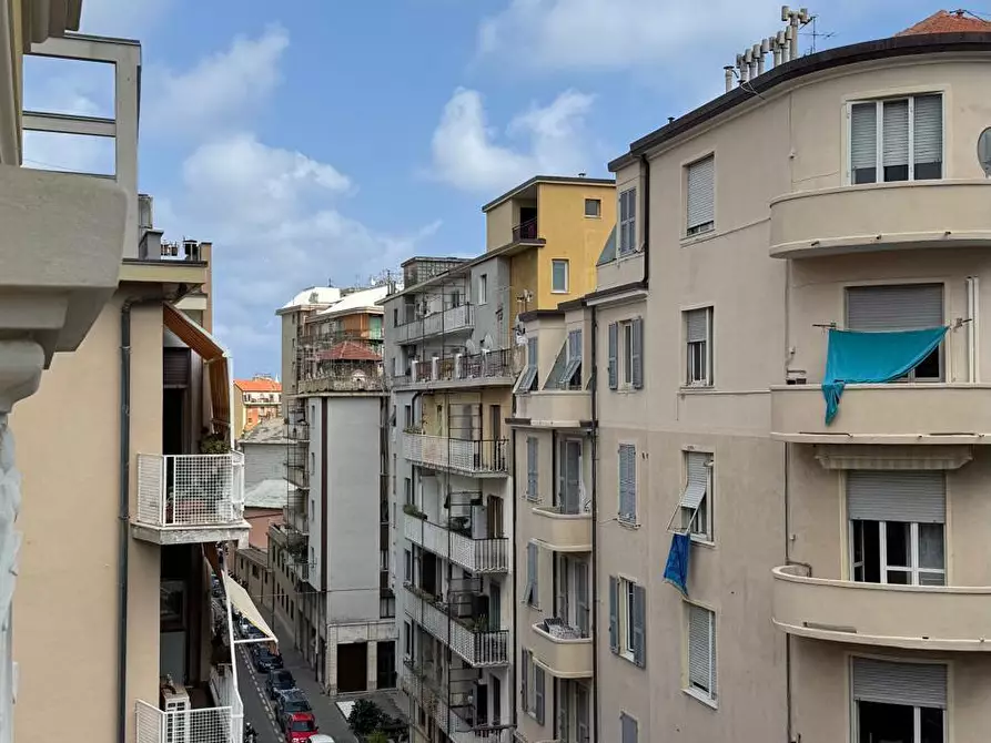 Immagine 23 di Quadrilocale in vendita  in Via Giacomo Leopardi a Savona