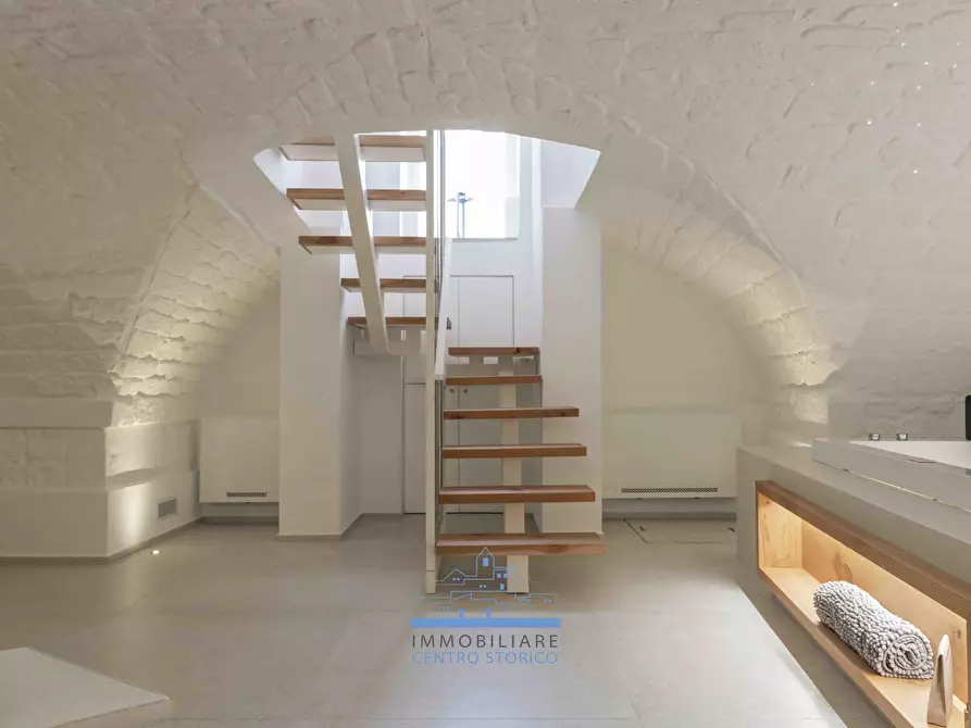 Immagine 19 di Palazzo in vendita  in Via Luca Mindelli a Ostuni
