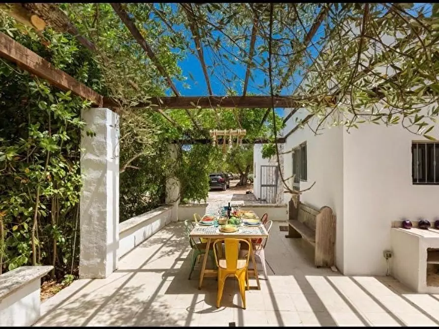 Immagine 43 di Villa in vendita  in Contrada Sessana snc a Ostuni