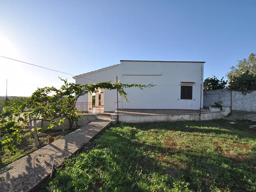 Immagine 10 di Villa in vendita  in SP28 33 a Ostuni