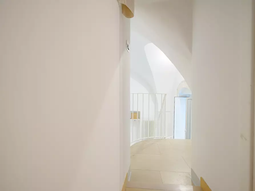 Immagine 25 di Palazzo in vendita  in Via Cattedrale a Ostuni