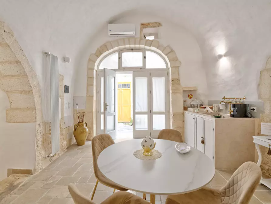 Immagine 9 di Casa indipendente in vendita  in Piazza della Libertà a Ostuni