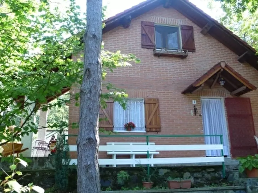 Immagine 1 di Casa indipendente in vendita  a Pareto