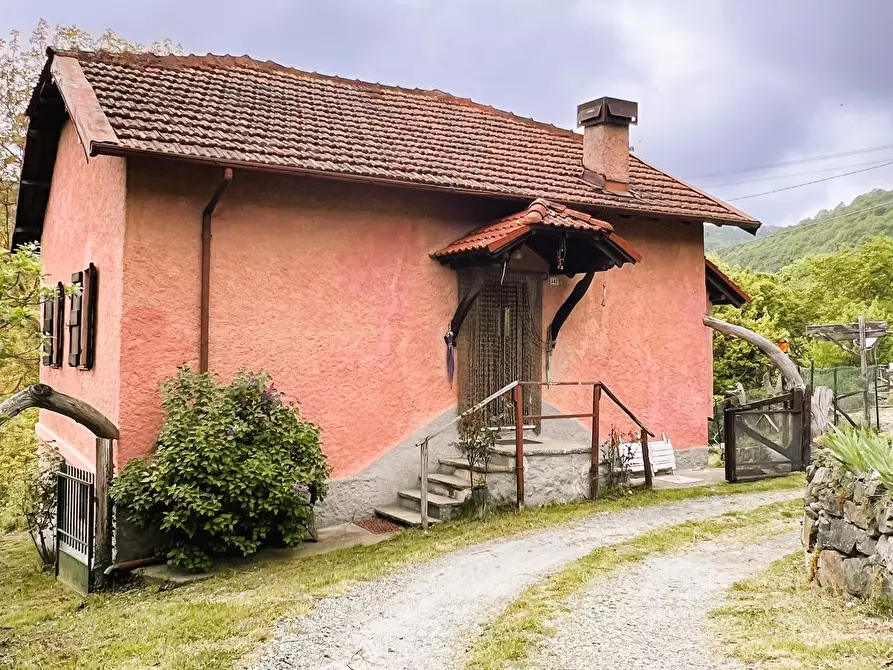 Immagine 1 di Rustico / casale in vendita  in Strada Pessina - Batresca 333 a Ponzone