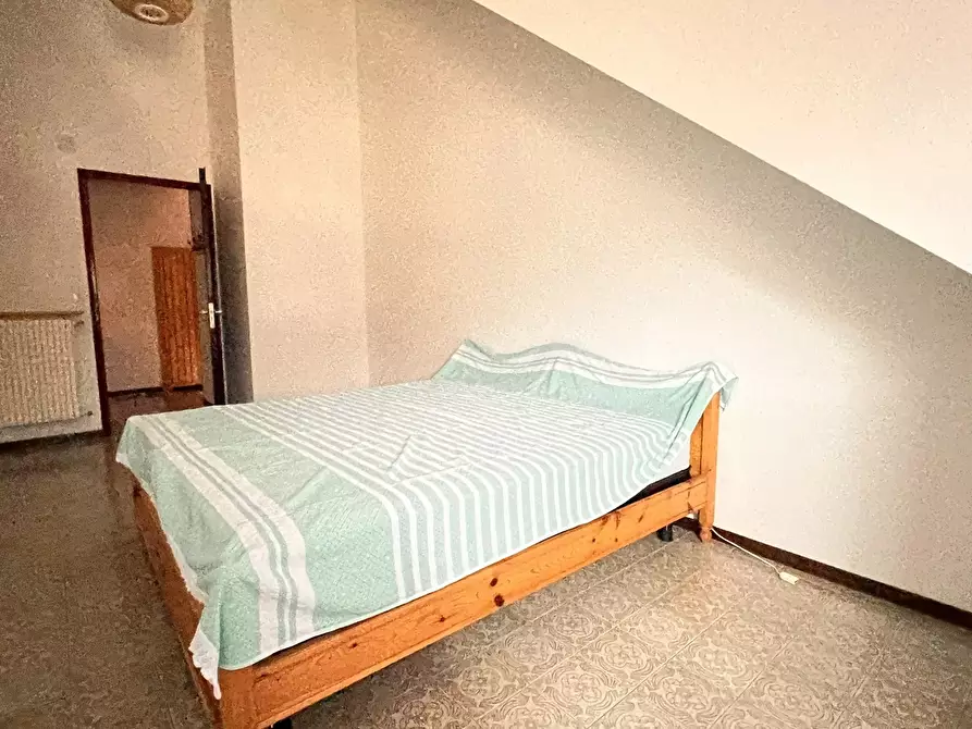 Immagine 14 di Trilocale in vendita  a Urbe