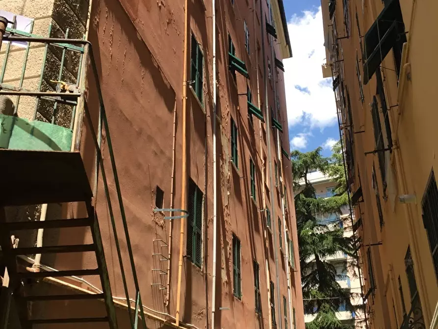 Immagine 4 di Magazzino in vendita  a Genova