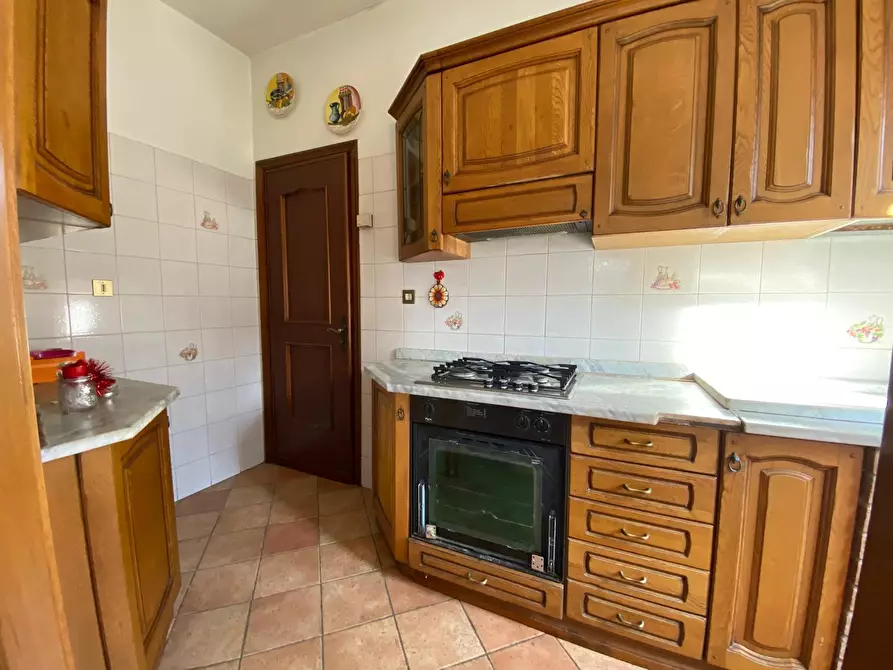 Immagine 27 di Casa indipendente in vendita  a Urbe