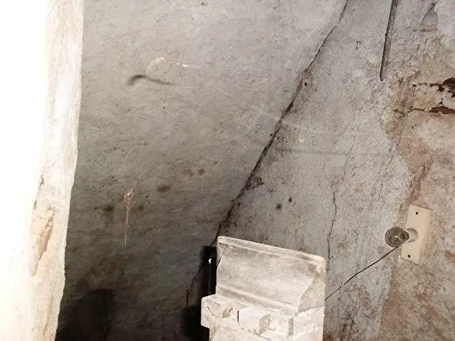 Immagine 23 di Porzione di casa in vendita  a Sassello