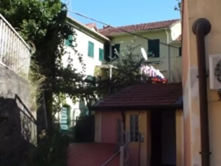 Immagine 19 di Porzione di casa in vendita  a Varazze