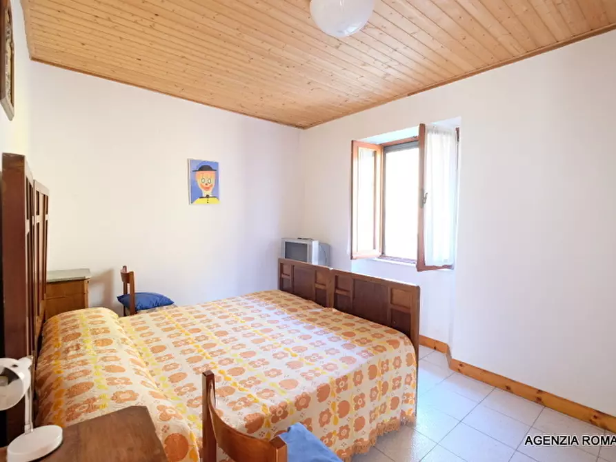 Immagine 10 di Rustico / casale in vendita  a Urbe