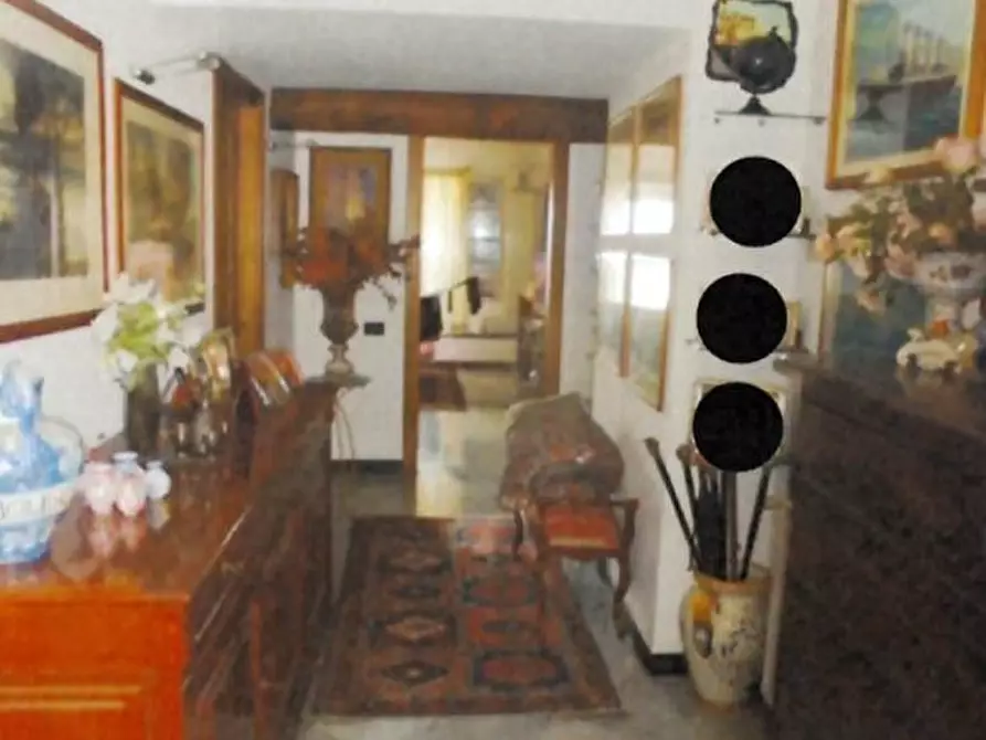 Immagine 3 di Pentalocale in vendita  in Vico delle Compere 2 a Genova