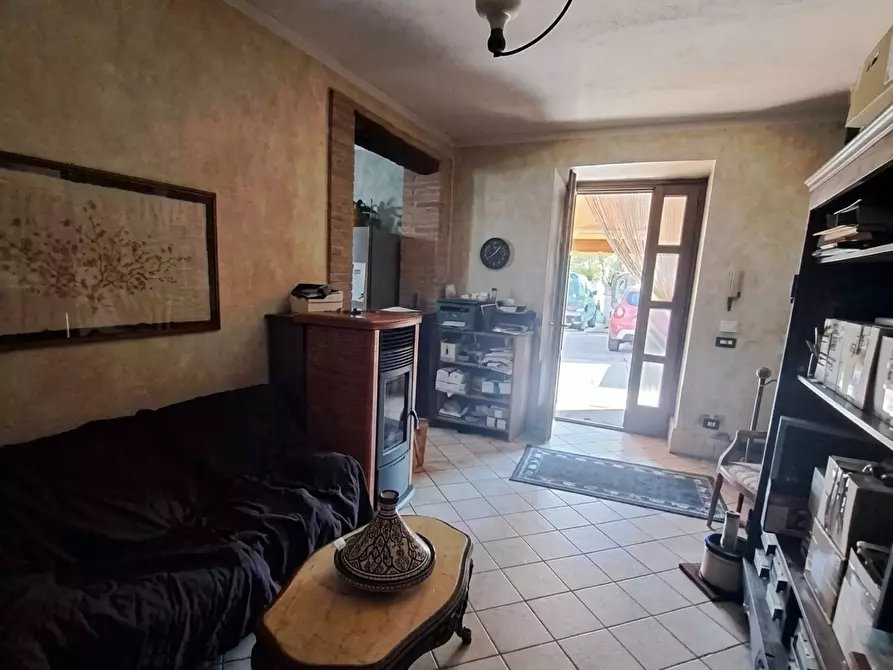 Immagine 3 di Villa in vendita  in Via della Repubblica 23 a Incisa Scapaccino