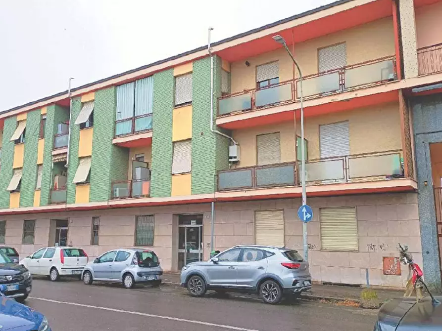 Immagine 1 di Pentalocale in vendita  in Corso Carlo Marx 83 a Alessandria