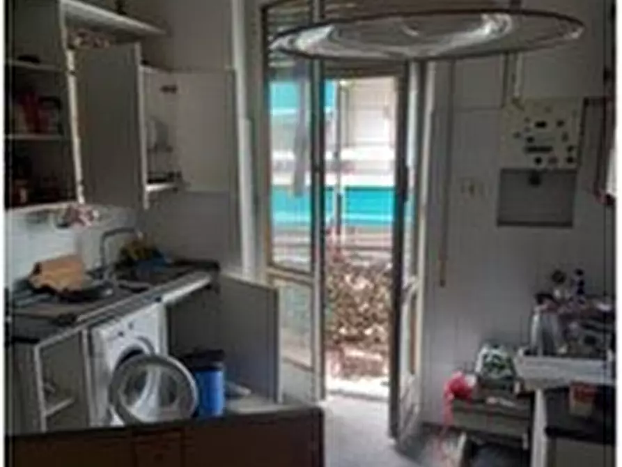 Immagine 3 di Pentalocale in vendita  in Via Bezzecca 3 a Genova