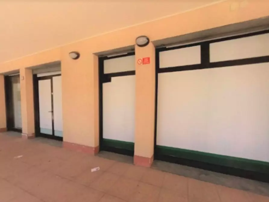 Immagine 1 di Locale commerciale in vendita  in Via Dott. Luigi Trucchi 9 a San Lorenzo Al Mare
