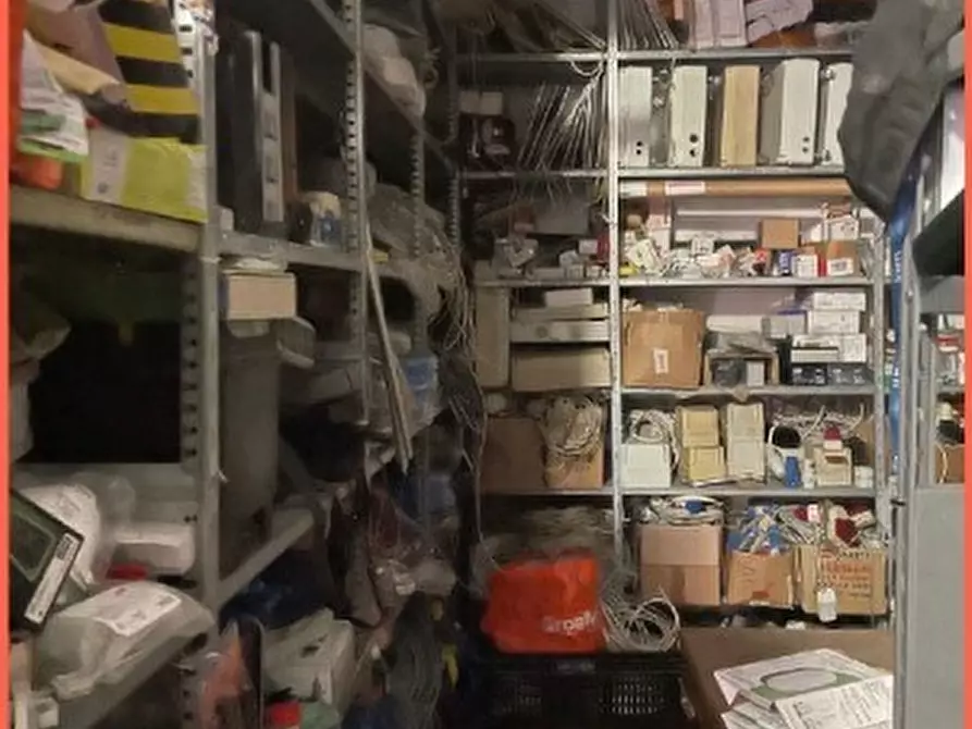 Immagine 7 di Magazzino in vendita  in Via Fereggiano 81 R a Genova