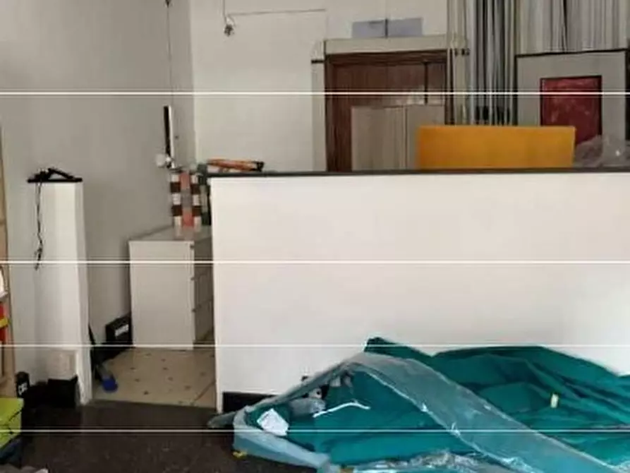 Immagine 10 di Locale commerciale in vendita  in Via dell'Ombra 4 a Genova