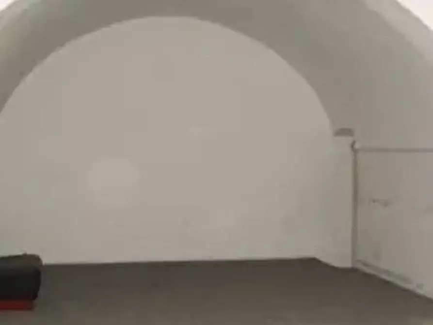 Immagine 3 di Locale commerciale in vendita  in Via Eroi Camporossesi 14 a Camporosso