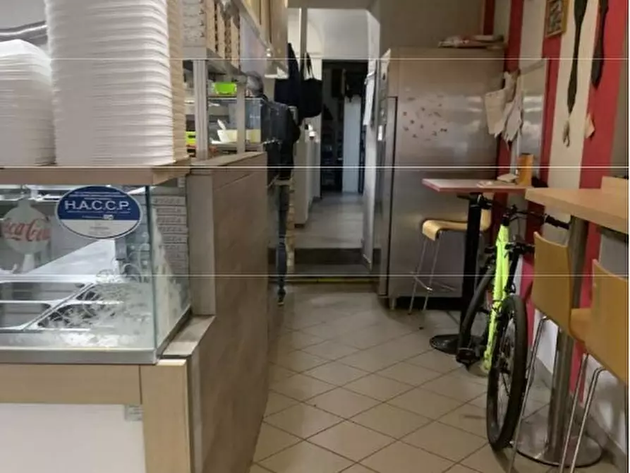 Immagine 5 di Locale commerciale in vendita  in Corso Giuseppe Garibaldi 8 a Valenza