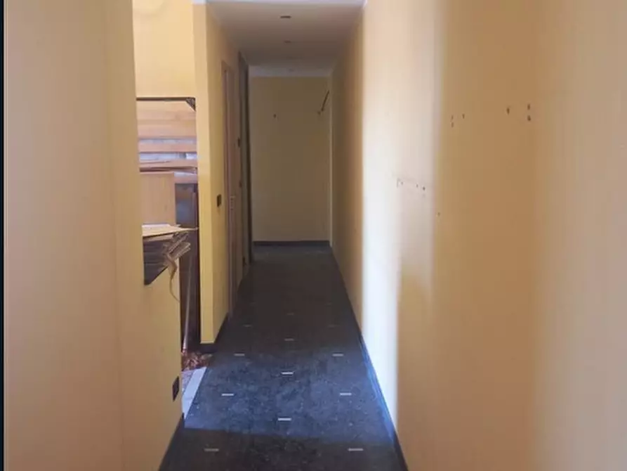 Immagine 3 di Pentalocale in vendita  in Via Walter Fillak 42 a Genova