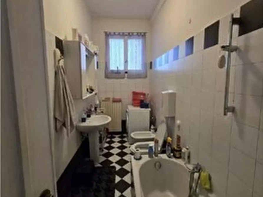 Immagine 6 di Quadrilocale in vendita  in Via Pietro Isola 10 a Novi Ligure