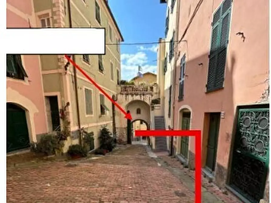 Immagine 1 di Bilocale in vendita  in Via alle Mura 3 a Bordighera