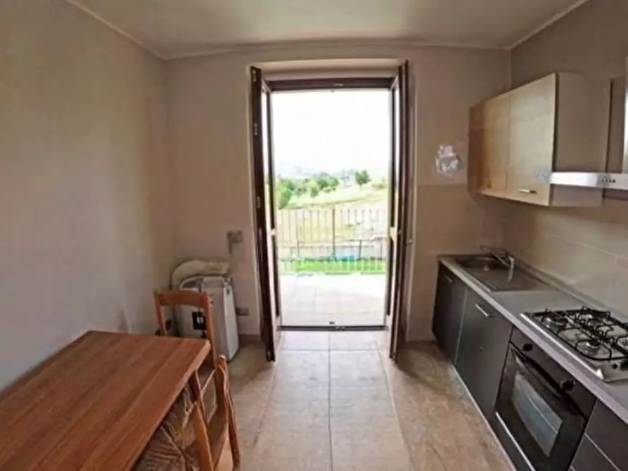 Immagine 4 di Casa trifamiliare in vendita  in Strada Canelli 66 a Costigliole D'asti