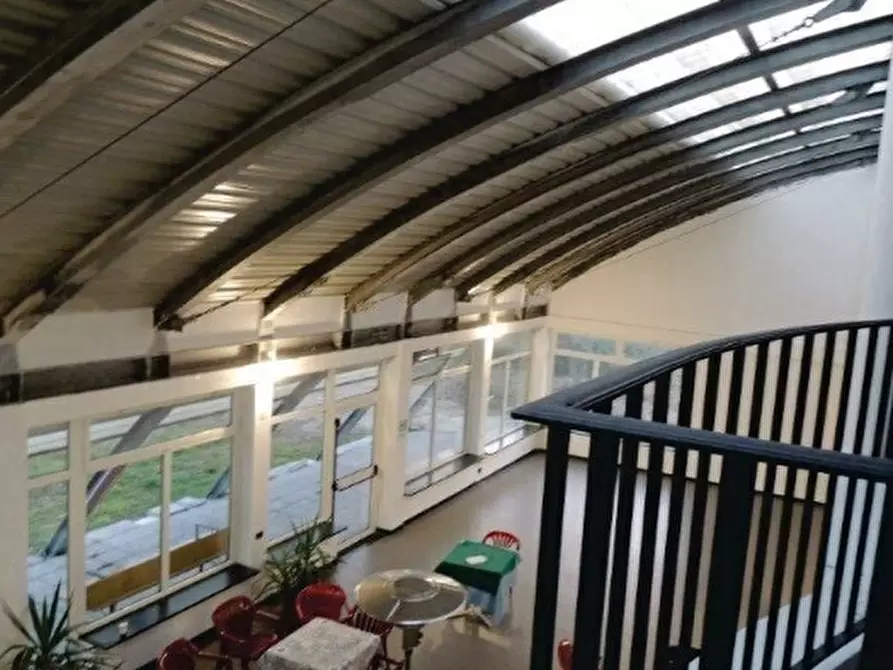 Immagine 7 di Locale commerciale in vendita  in Via Pierino Negrotto Cambiaso 67 a Genova