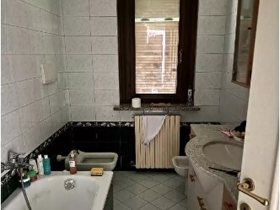 Immagine 6 di Pentalocale in vendita  in Via Circonvallazione Ovest 55 a Valenza