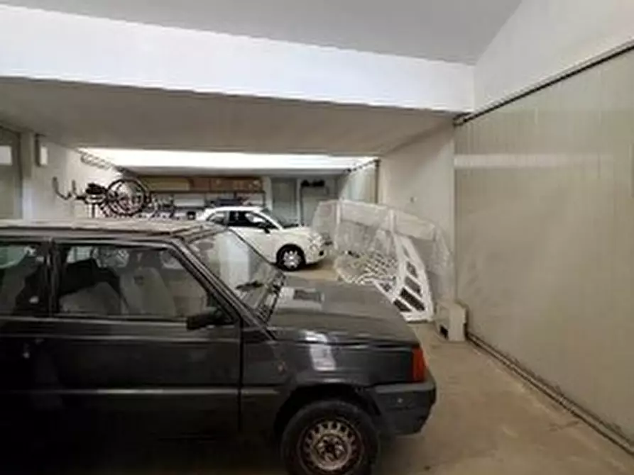 Immagine 1 di Garage in vendita  in Via Carlo Noè 34 a Valenza