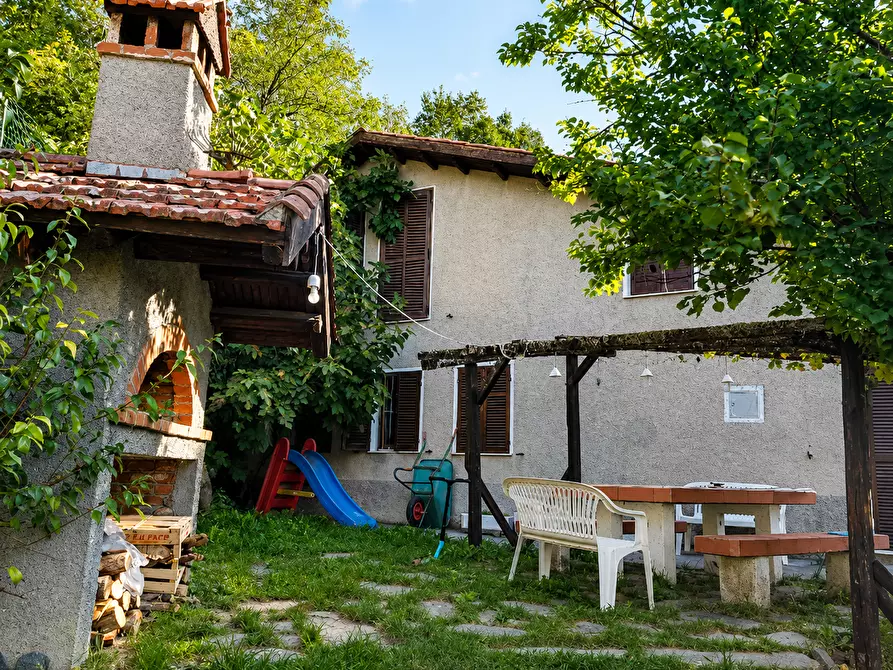 Immagine 1 di Casa bifamiliare in vendita  in Via Cicone 5 a Tiglieto