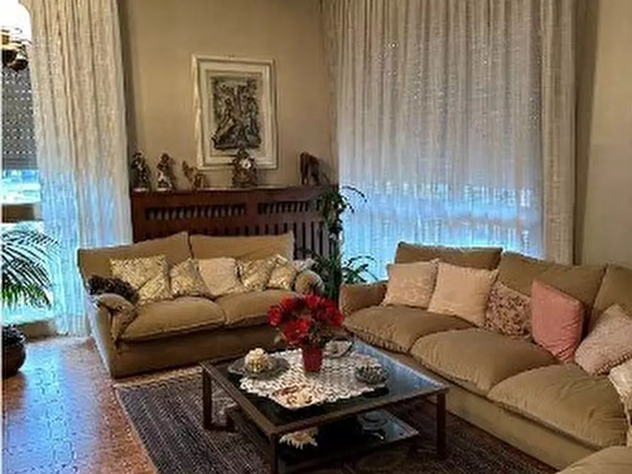 Immagine 4 di Pentalocale in vendita  in Via Francesco Rossi 38 a Vercelli