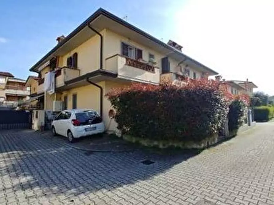 Immagine 1 di Porzione di casa in vendita  in Via Ragazzi del '99 223 a Seravezza