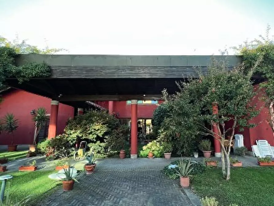 Immagine 1 di Villa in vendita  in Via Luigi Pirandello 20 a Vercelli