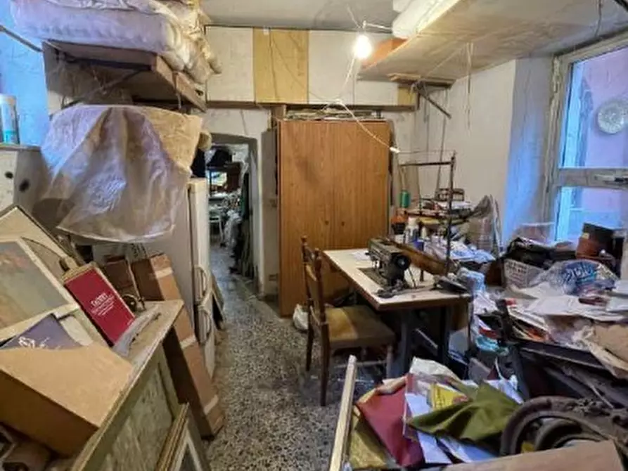 Immagine 6 di Locale commerciale in vendita  in Via Beata Chiara 12 R a Genova
