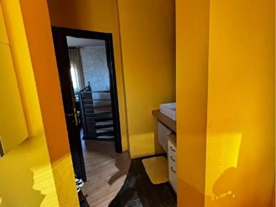 Immagine 6 di Trilocale in vendita  in Piazza Roma 10 a Albano Vercellese