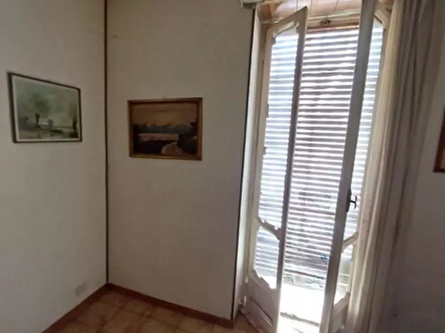 Immagine 9 di Pentalocale in vendita  in Via Beaulard 42 bis a Torino