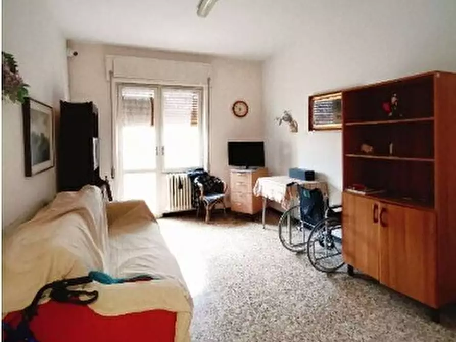 Immagine 5 di Albergo/B&B/Residence in vendita  in Via Roma 53 a Rezzoaglio