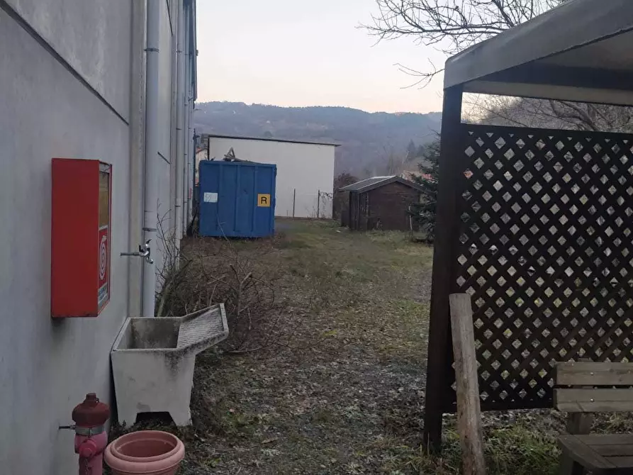 Immagine 29 di Attività artigianale in vendita  in Via Vallestura 25 D a Masone