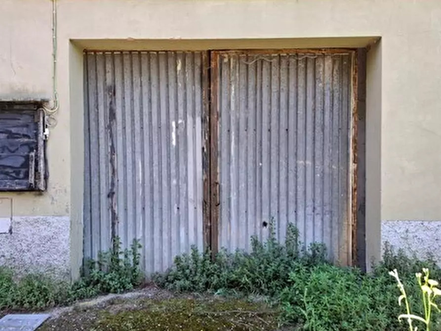Immagine 1 di Garage in vendita  in Via Montelungo 2 a Genova