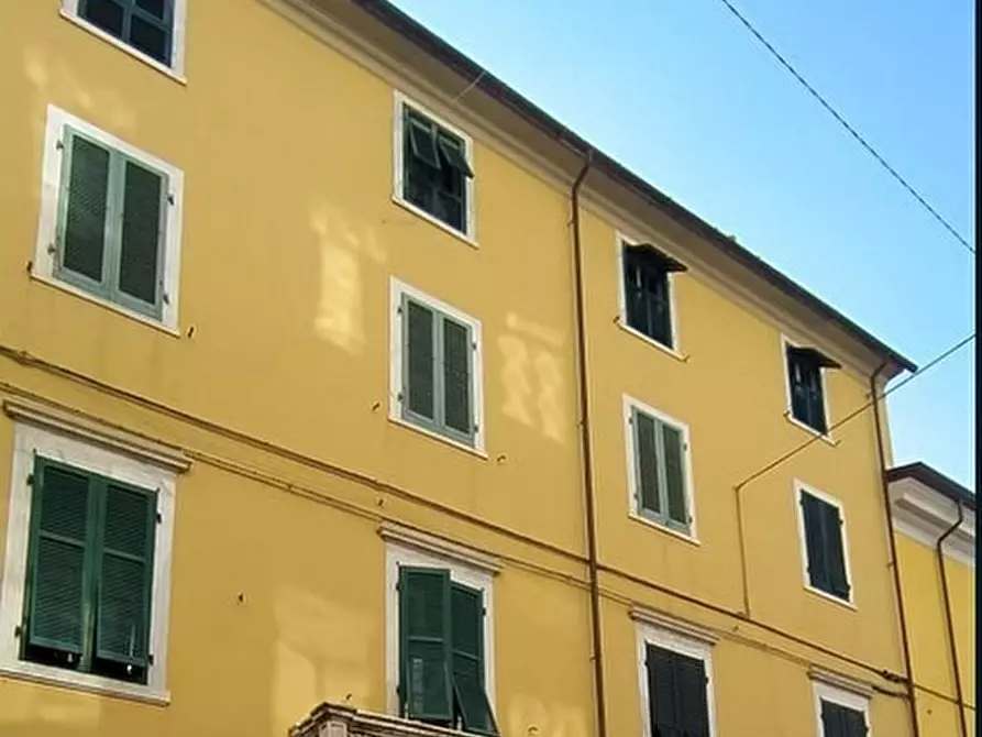 Immagine 1 di Quadrilocale in vendita  in Via Verdi 17 a Carrara