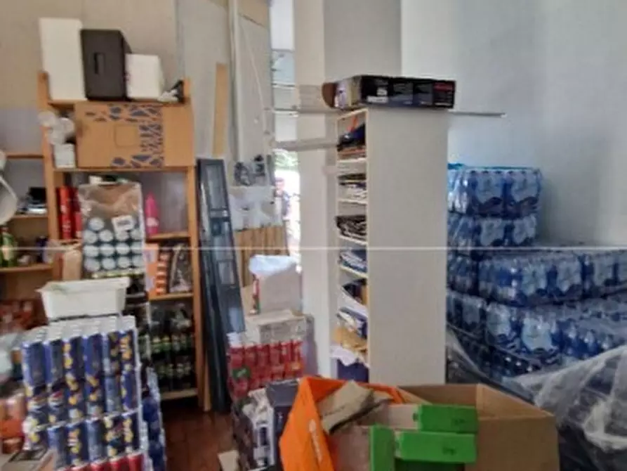 Immagine 4 di Locale commerciale in vendita  in Corso Valparaiso 62 a Chiavari