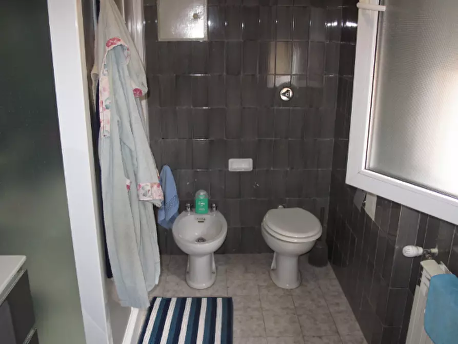 Immagine 6 di Quadrilocale in vendita  in Via Fratelli Canepa 48B a Serra Riccò