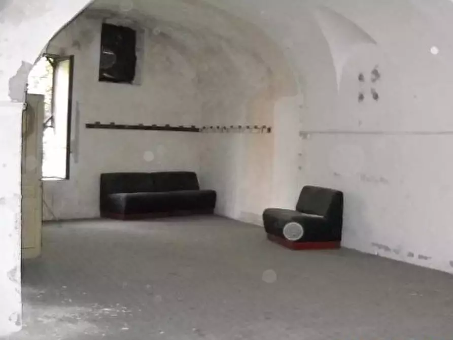 Immagine 7 di Locale commerciale in vendita  in Via Eroi Camporossesi 14 a Camporosso