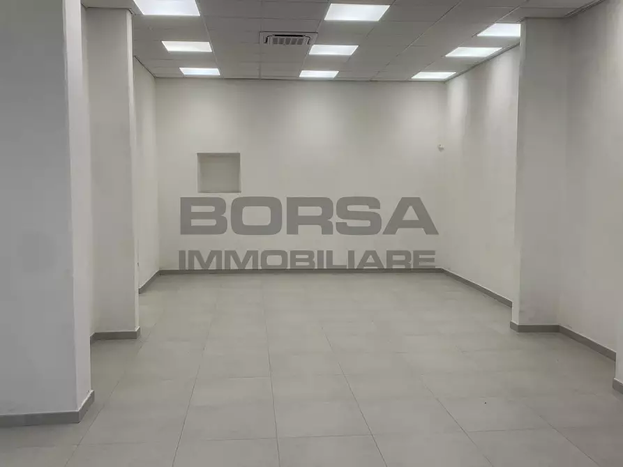 Immagine 1 di Capannone industriale in vendita  in Via Buontalenti 10 a Livorno