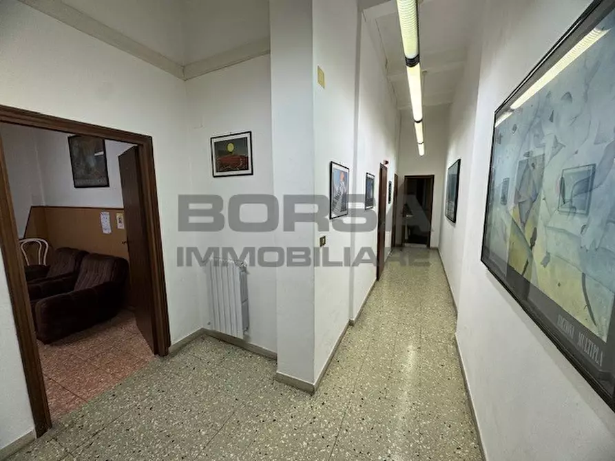 Immagine 3 di Ufficio in vendita  a Livorno