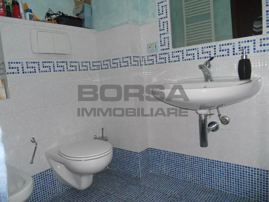 Immagine 24 di Appartamento in vendita  in Via Toti a Livorno