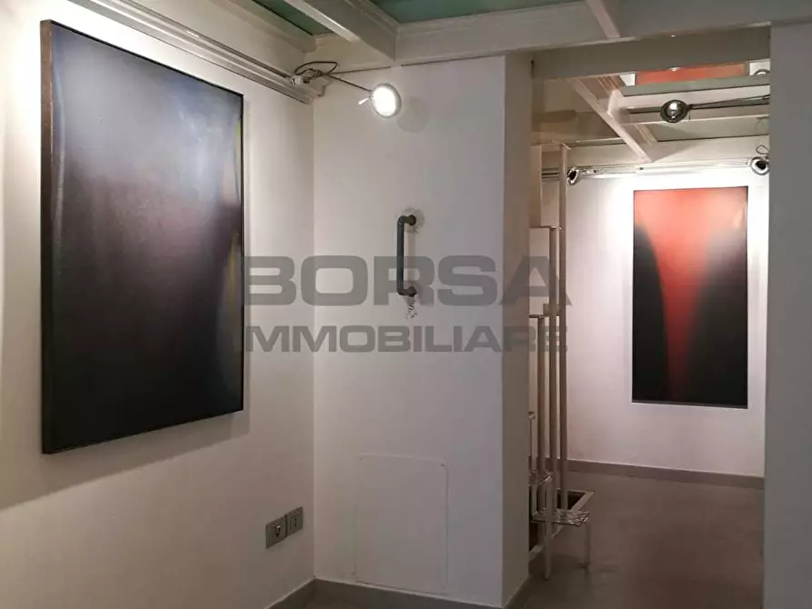 Immagine 7 di Attività commerciale in vendita  in Via Roma a Livorno