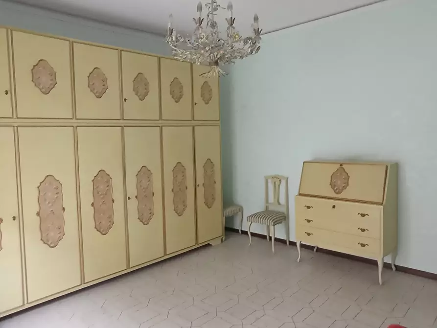 Immagine 12 di Pentalocale in vendita  a Ragusa